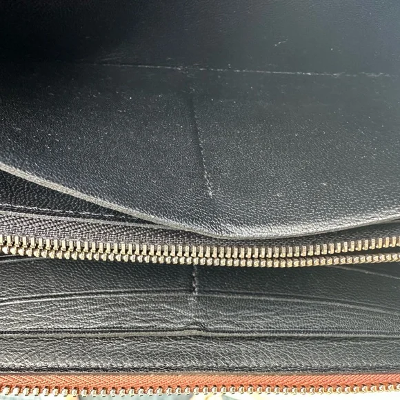 LV Rare 🧳 Louis Vuitton Voyage wallet - Picture 12 of 15